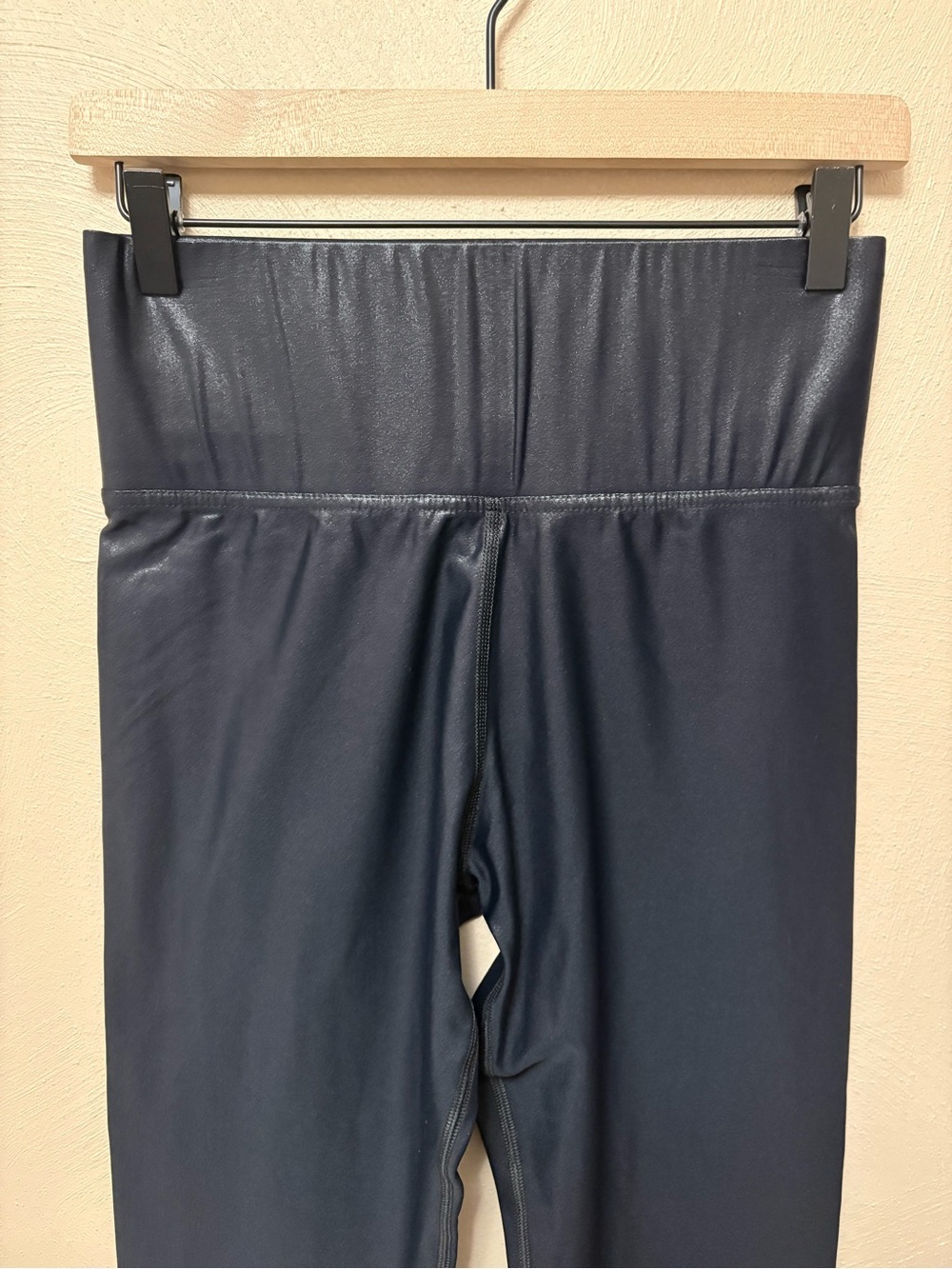 CARBON38 High Rise 7/8 Legging in Takara Shine Black Cropped Size Large - Picture 3 of 9
